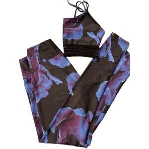 Women's Lululemon Floral Print Sports Bra and Leggings Set - Size M